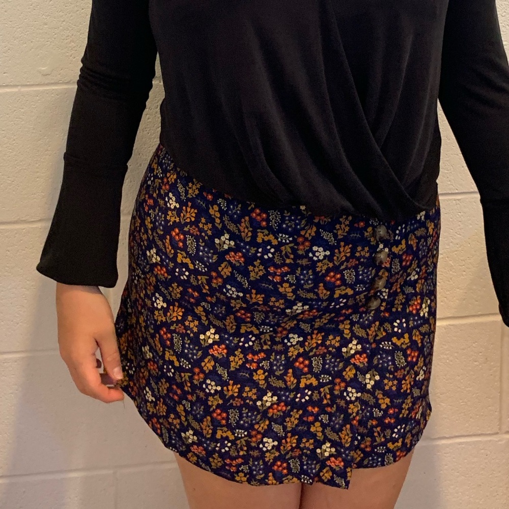 SOLD OUT miniskirt looks Brandy Melville